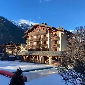 *** Hotel Oustalet France